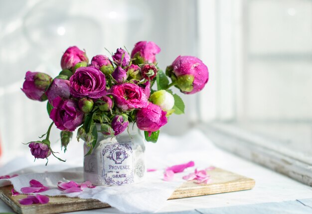 Buquê de flores em vaso