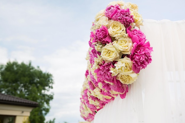 Foto buquê de lindas rosas cor de rosa foco seletivo dof raso