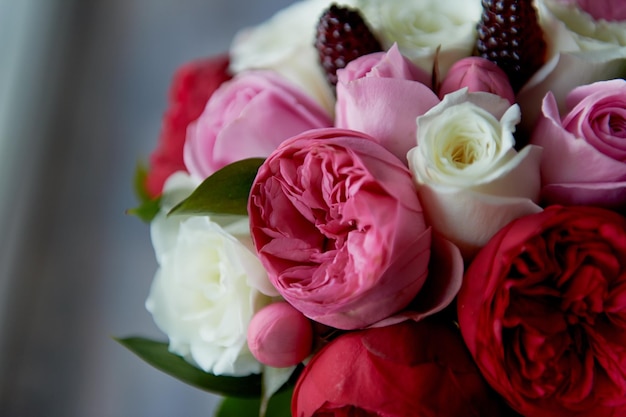Buquê de noiva de casamento em branco rosa vermelho Flores de casamento itens e acessórios de casamento