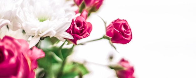 Buquê de primavera de flores desabrochando como feriado ou presente de casamento