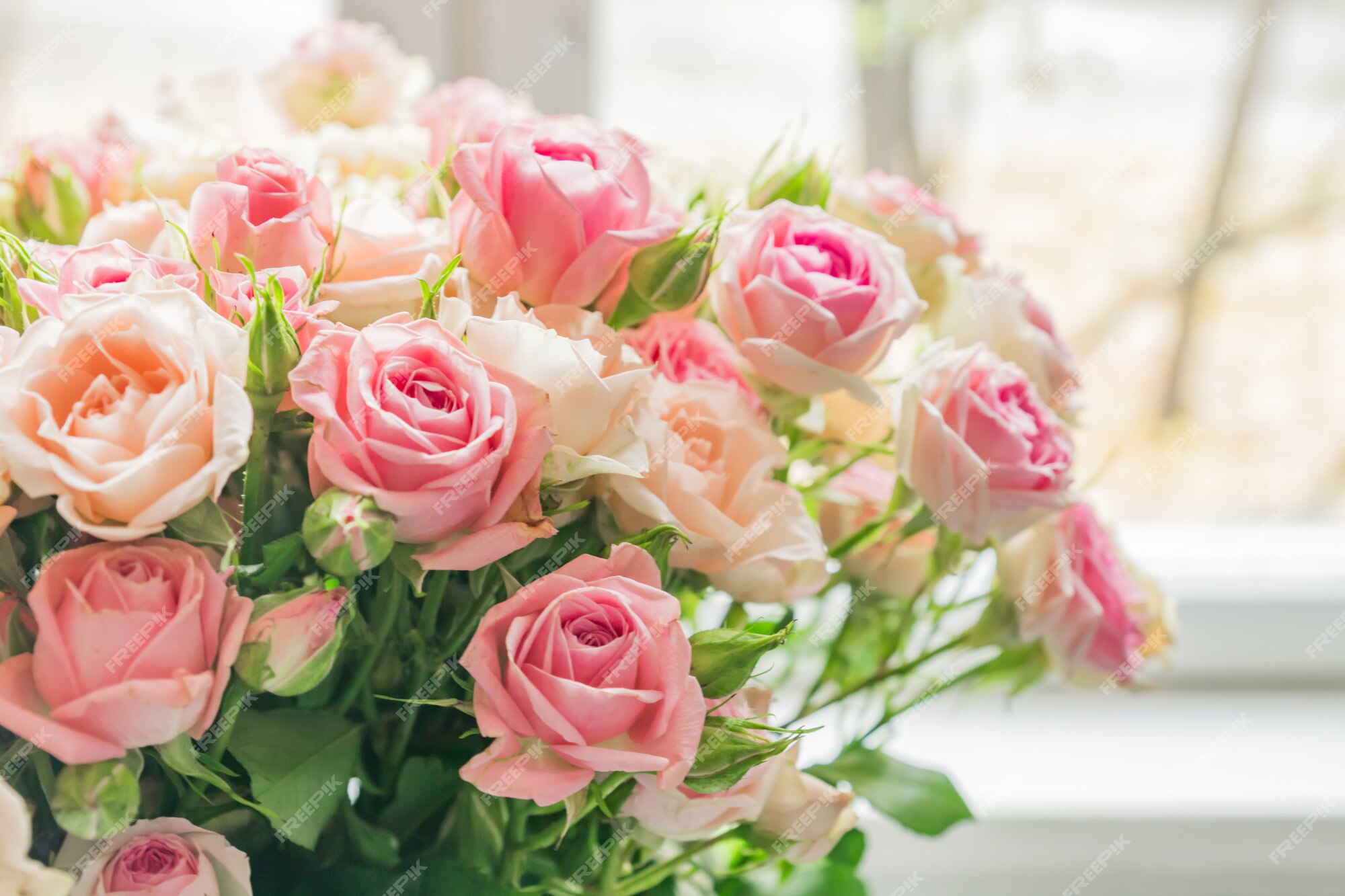 Buquê de rosas casamento de flores naturais. dia dos namorados ou 8 de  março presente floral. | Foto Premium