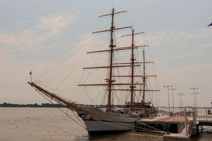 Foto buque escuala guayas navio de treinamento de vela da marinha equatoriana