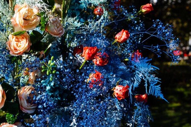 Buquês de outono em um mercado de flores.