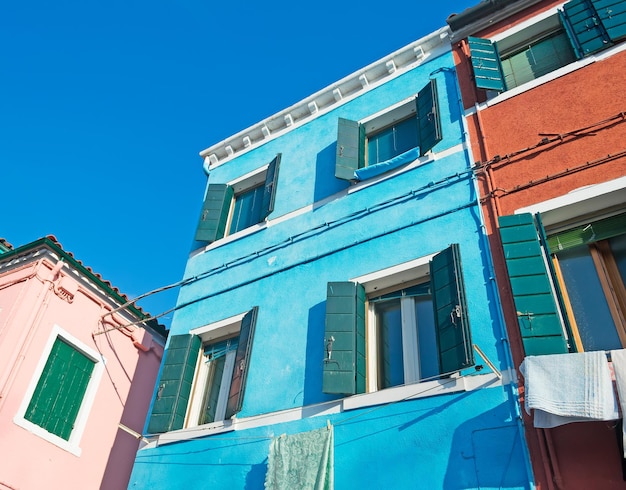 Burano bunte Gebäude von unten gesehen