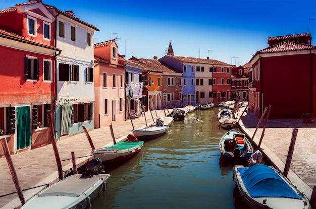 Burano Insel mit bunten Häusern