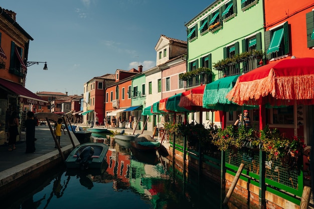 BURANO ITALIA nov 2021 La isla de Burano con hermosas casas multicolores