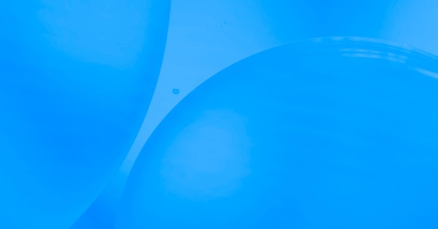 Burbujas abstractas degradadas sobre un lienzo colorido y borroso