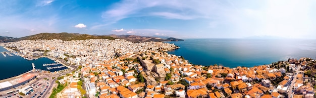 Burg und Stadt Kavala am Meer in Griechenland