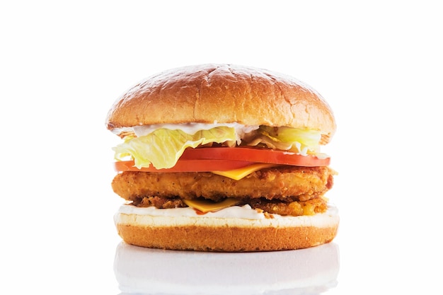 Burger auf hellem Hintergrund