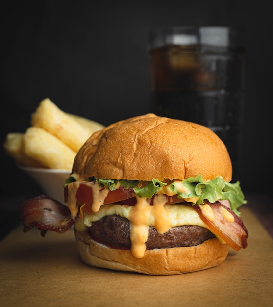 Burger Hamburguesa Pommes Speck