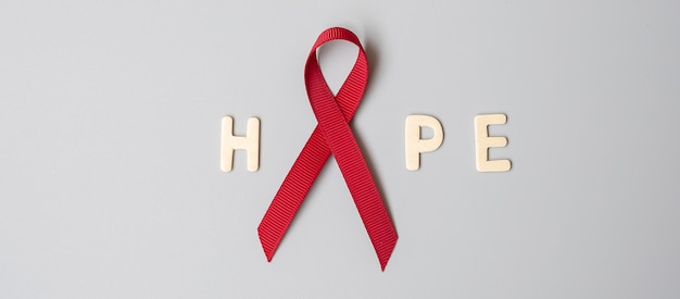 Foto burgunder red ribbon für world aids day