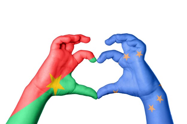 Foto burkina faso unión europea corazón gesto con la mano haciendo corazón trazado de recorte