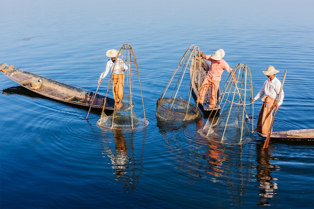 Burmesischer Fischer am Inle See, Myanmar