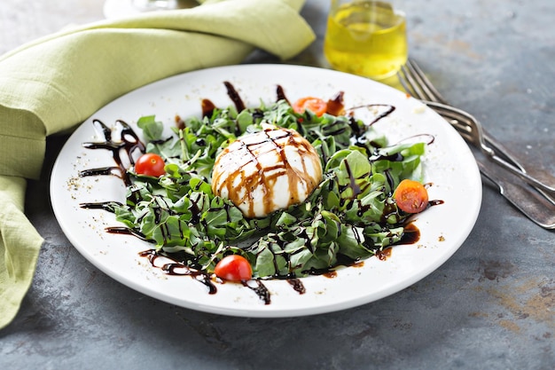 Burrata-Rucola-Salat