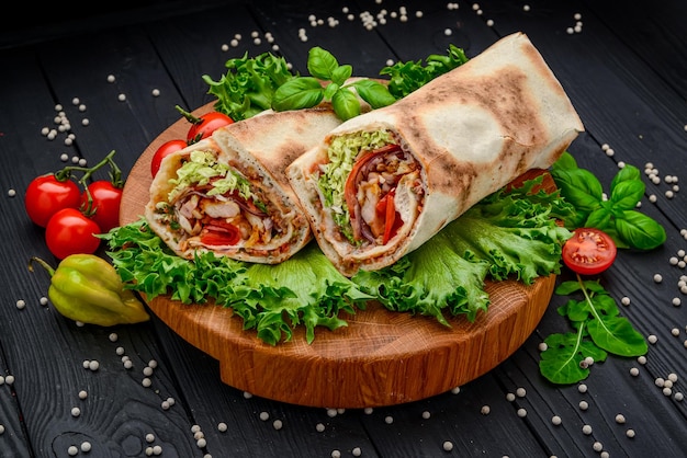 Burrito con ternera a la parrilla y verduras Shawarma