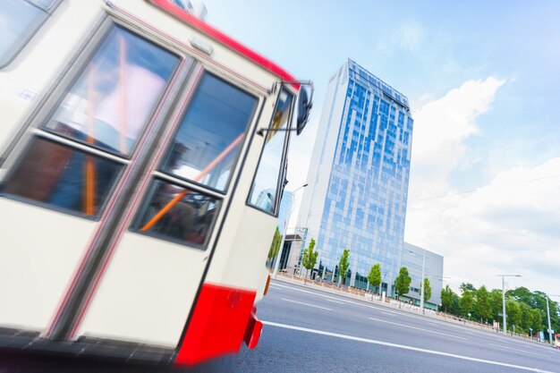 Bus und Wolkenkratzer in Vilnius