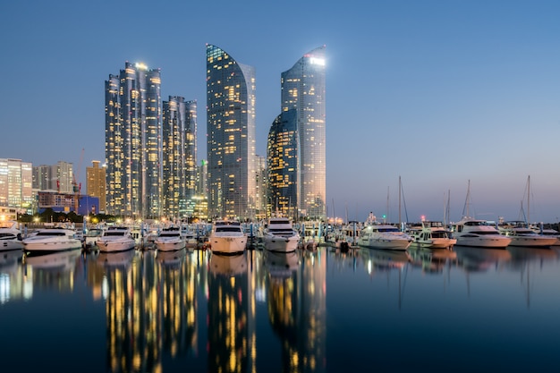 Busan-Stadtskylineansicht am Haeundae-Bezirk