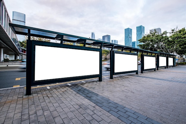 Bushaltestelle Plakatwand
