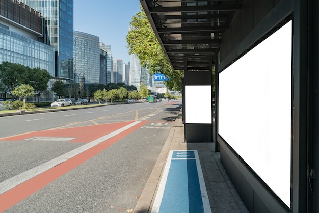 Bushaltestellertafel auf Stadium, Hangzhou, Porzellan