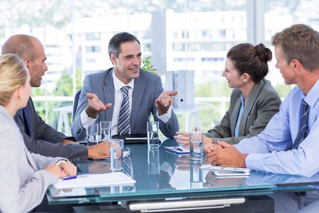 Business-Team während der Sitzung