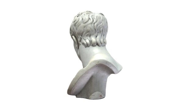 Un busto blanco de un hombre romano está girando sobre un fondo blanco.