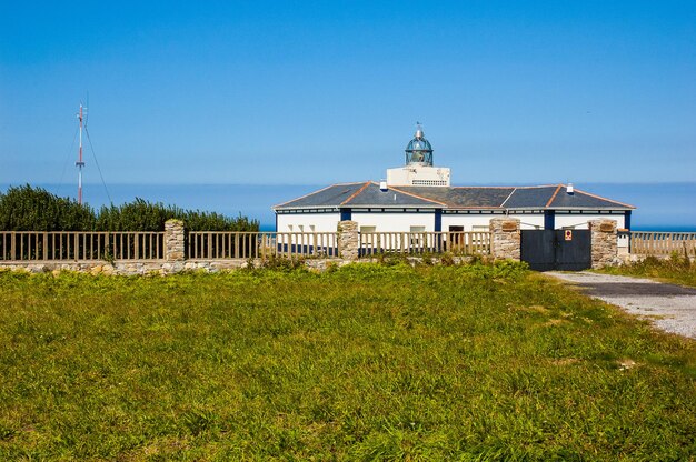 Busto-Leuchtturm im Norden kostet in Asturien Spanien