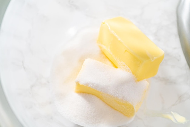 Butterkekse in Pandaform mit Schokoladenglasur