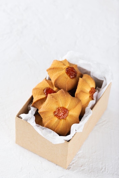 Butterkekse zum chinesischen Neujahr in einer Pfefferschachtel Shortbread kurabye