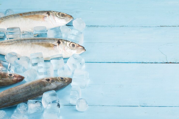 Caballa de pescado, caballa cruda y especias