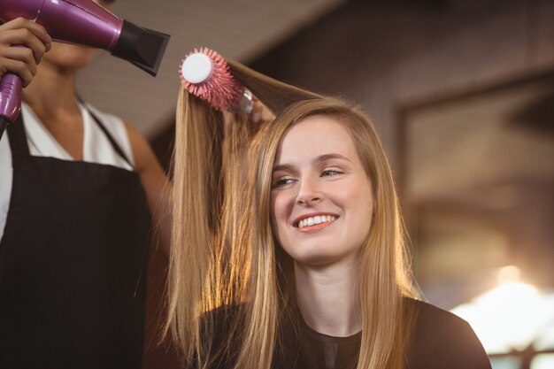 Cabeleireiro, estilo de cabelo de clientes