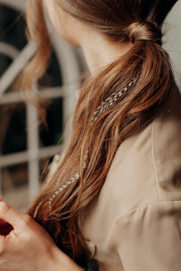 Cabelo comprido lindo com rabo de cavalo, closeup, cabelo feminino