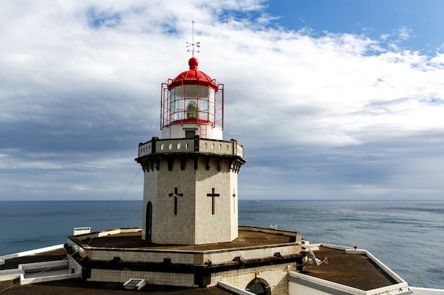 Foto cabeza del antiguo faro vintage