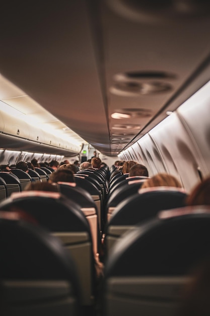 Foto la cabina del avión embraer desde atrás