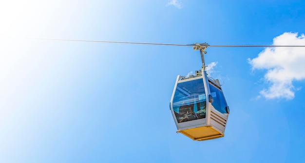 La cabina del teleférico y la vista aérea de Tbilisi Georgia