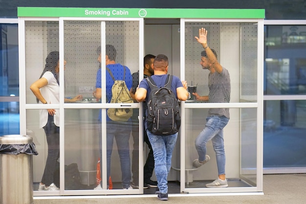 Cabine de Fumantes do Aeroporto