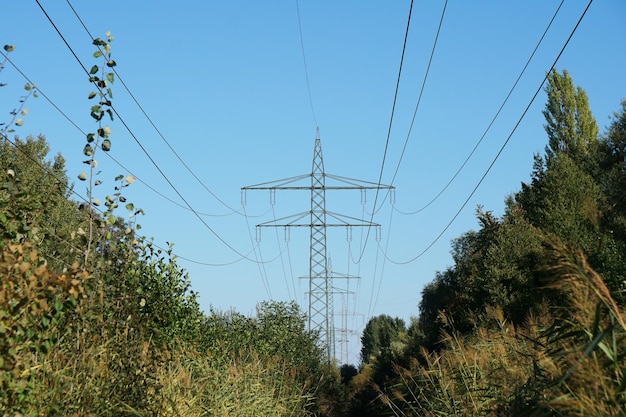 Cable de alimentación aéreo o línea de transmisión