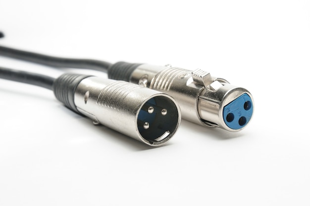 Cable de audio con conectores XLR para micrófonos y equipo de audio profesional aislado