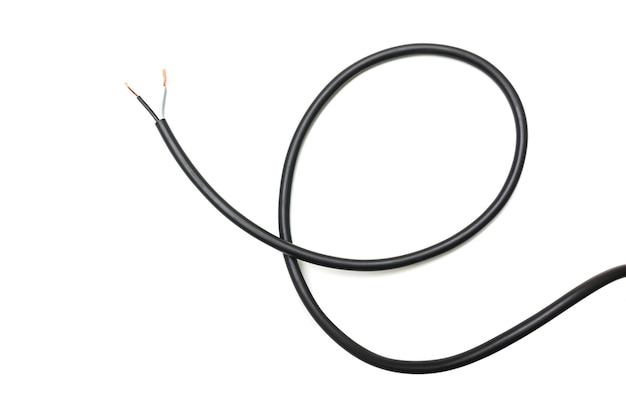El cable contra un fondo blanco