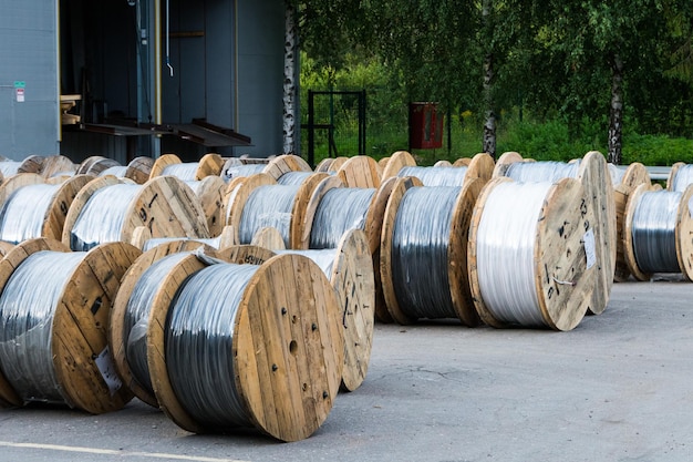 Cable eléctrico en bobinas de madera