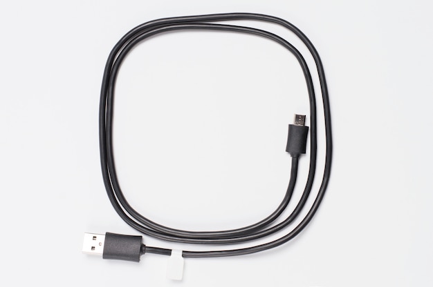 Cable USB retorcido negro