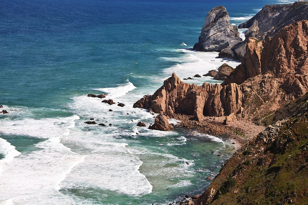 Cabo roca no oceano atlântico, portugal