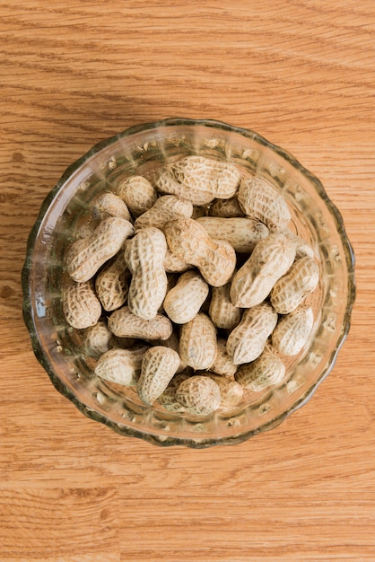 Cacahuetes en vaso de precipitados