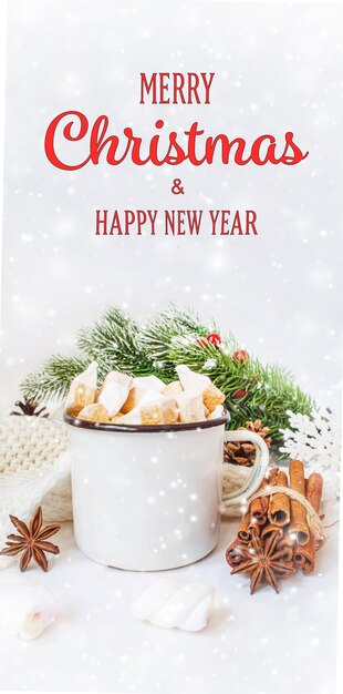 Cacao navideño con malvaviscos. neweyar.Vacaciones. Enfoque selectivo