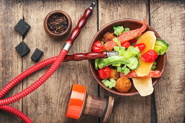 Cachimba turca con frutos secos