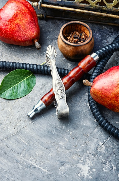 Foto cachimbo de água árabe com pêra