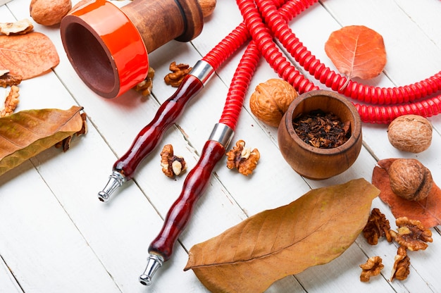 Cachimbo de água de fragrância oriental com sabor de tabaco.