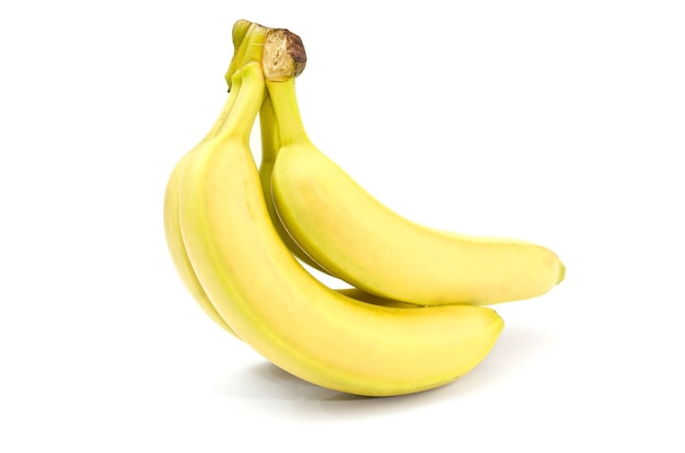 Cacho de bananas isolado no branco