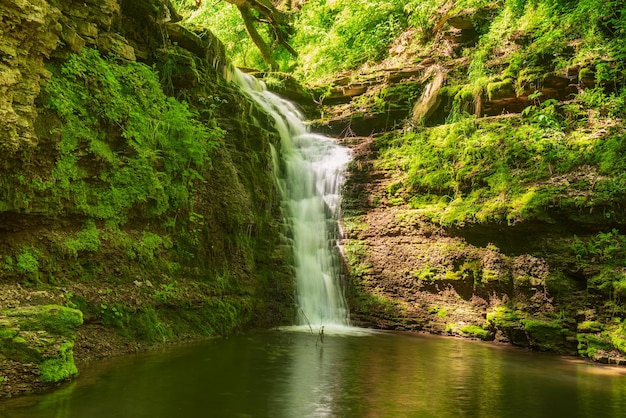 Cachoeira de alta montanha