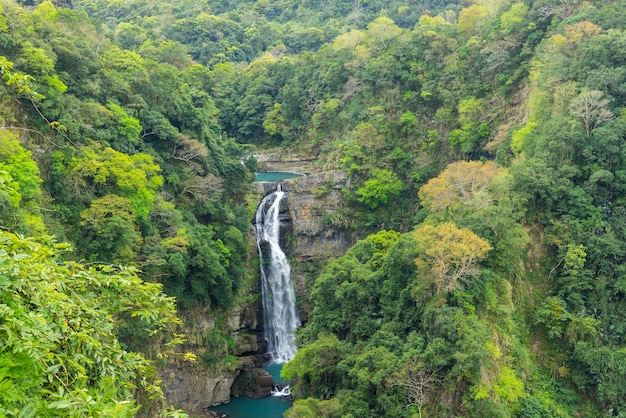 Cachoeira em Xiao Wulai Skywalk em Taoyuan Turismo de Taiwan