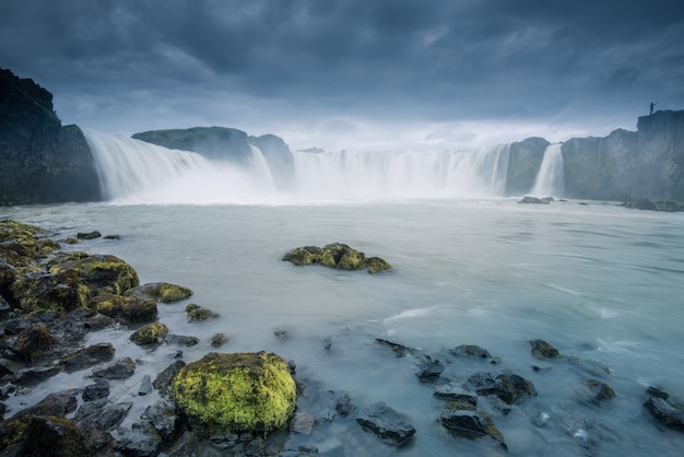 Cachoeira Godafoss na Islândia